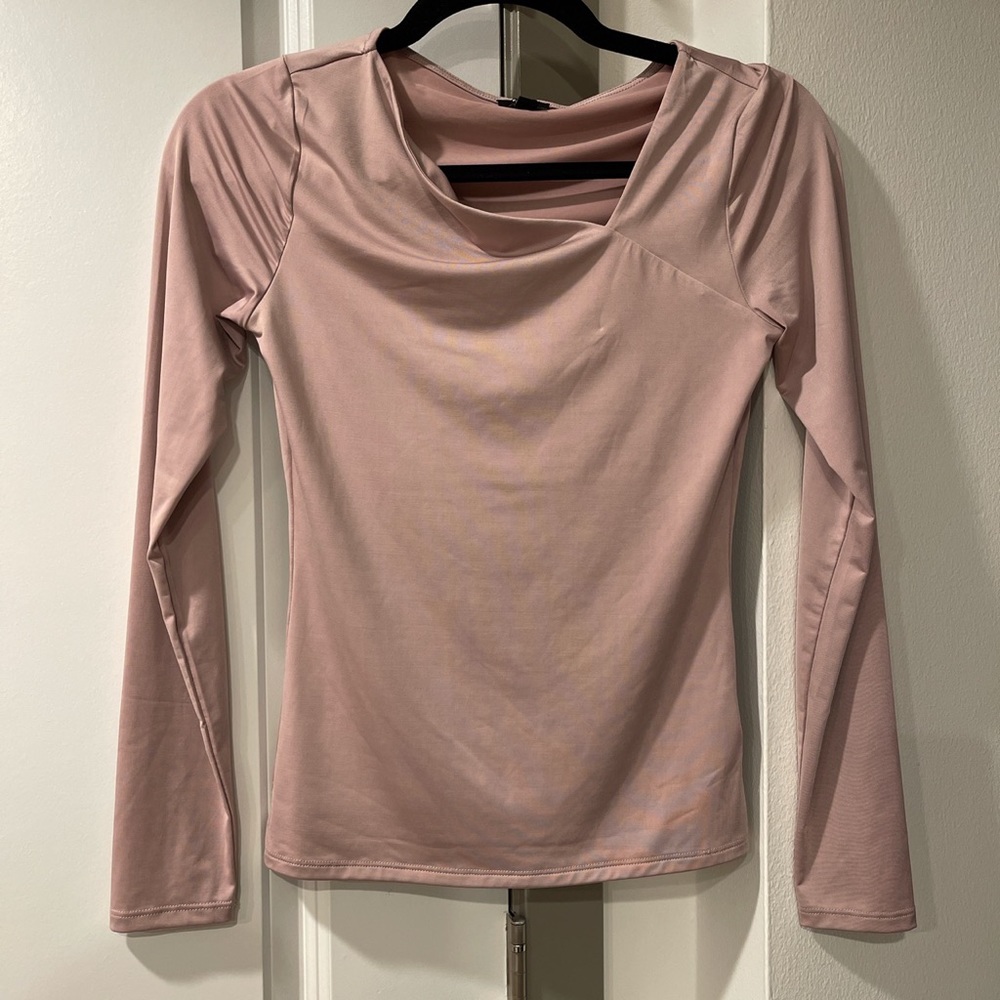 Body contour top with asymmetrical neckline
